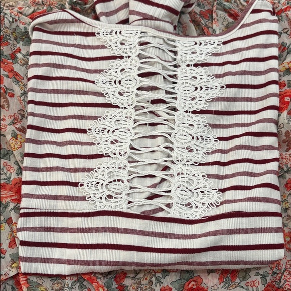 Women’s floral stripe blouse shirt bundle - Picture 6 of 10